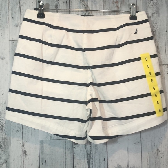 Nautical Navy & White Stripped Pocket Shorts NWOT 6 - Picture 2 of 8